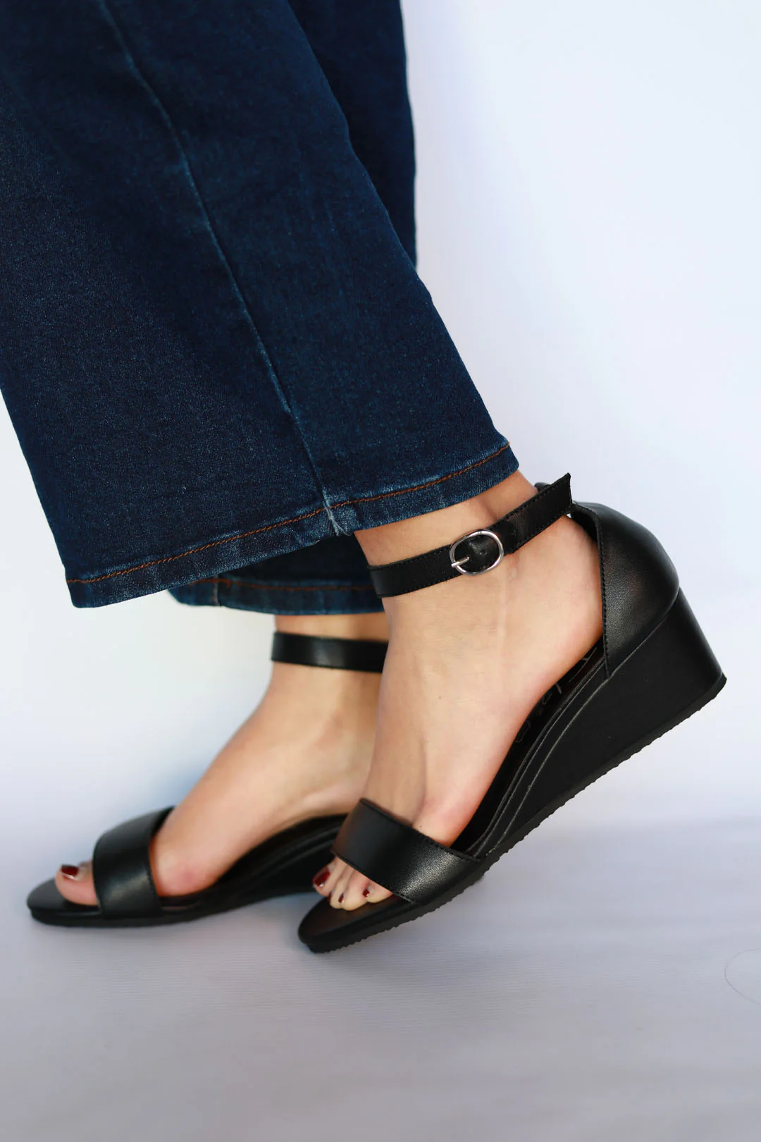 Addison Black - Image 7