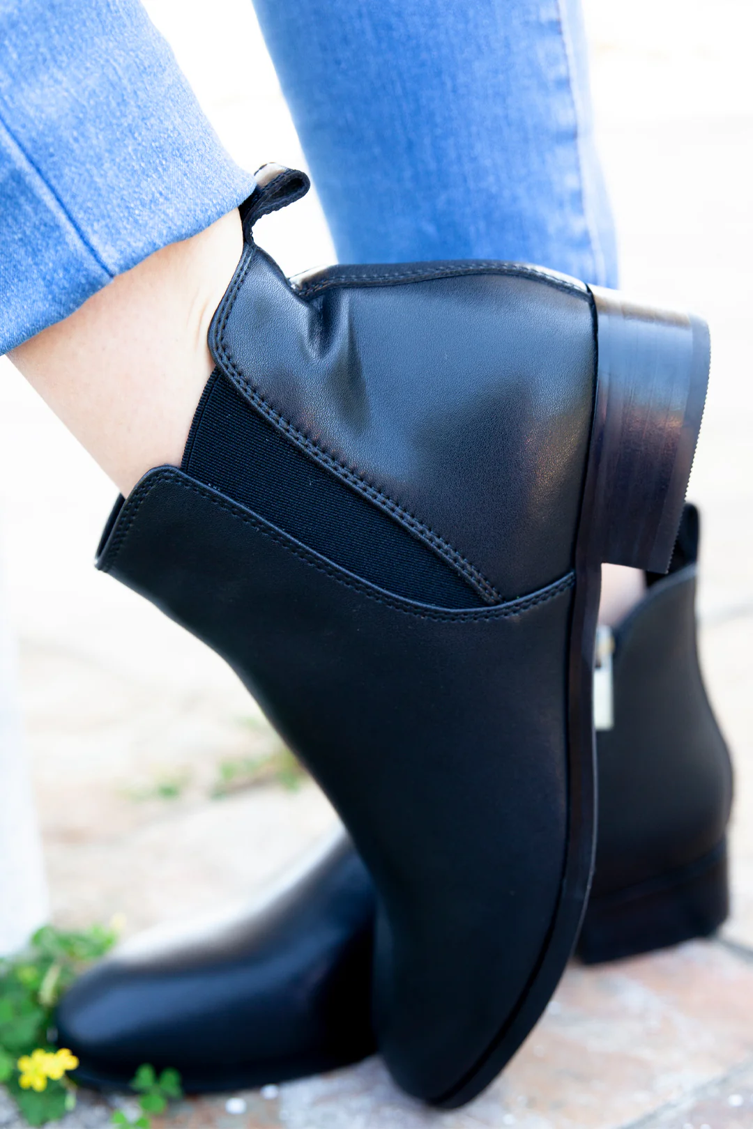 Aria Black Leather - Image 6