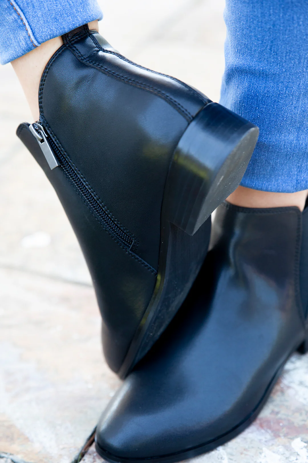 Aria Black Leather - Image 7