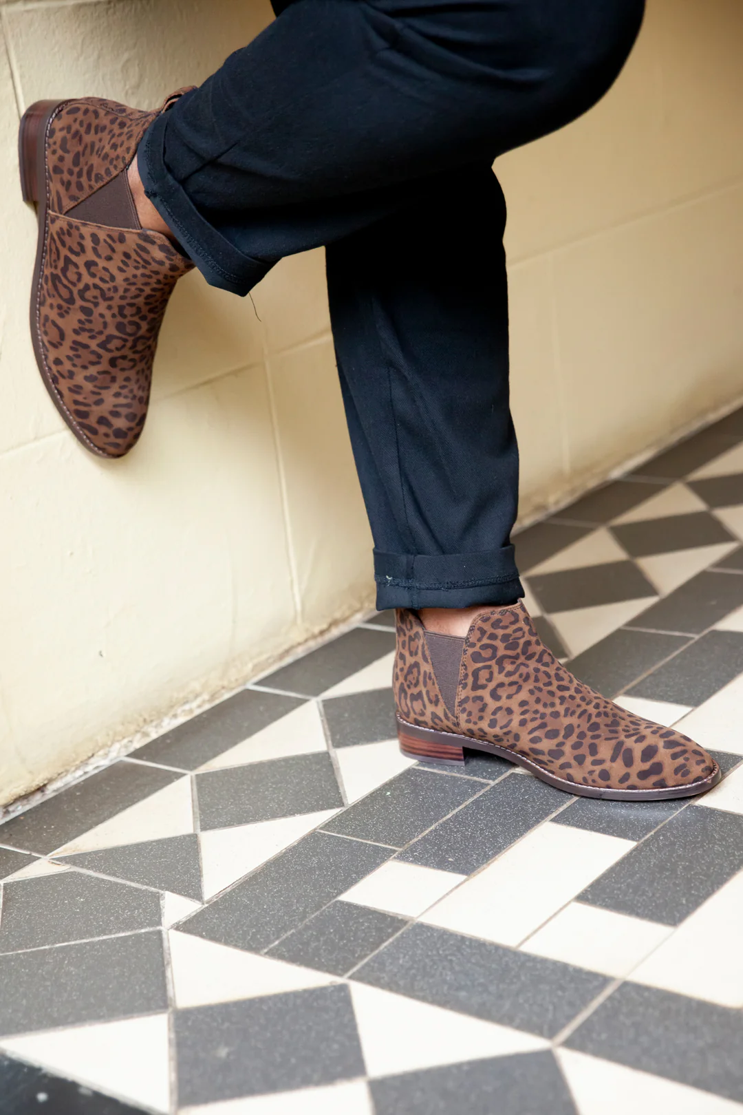Aria Mocha Leopard - Image 5