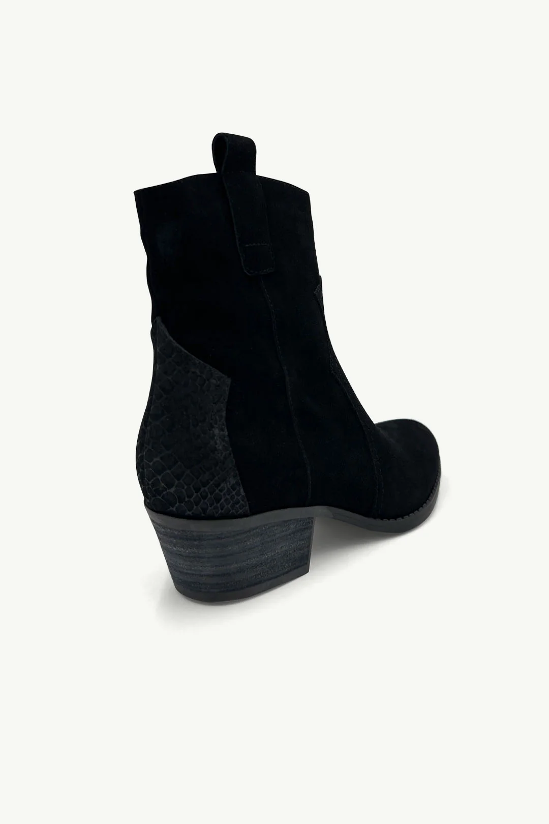 Belle Black - Image 3