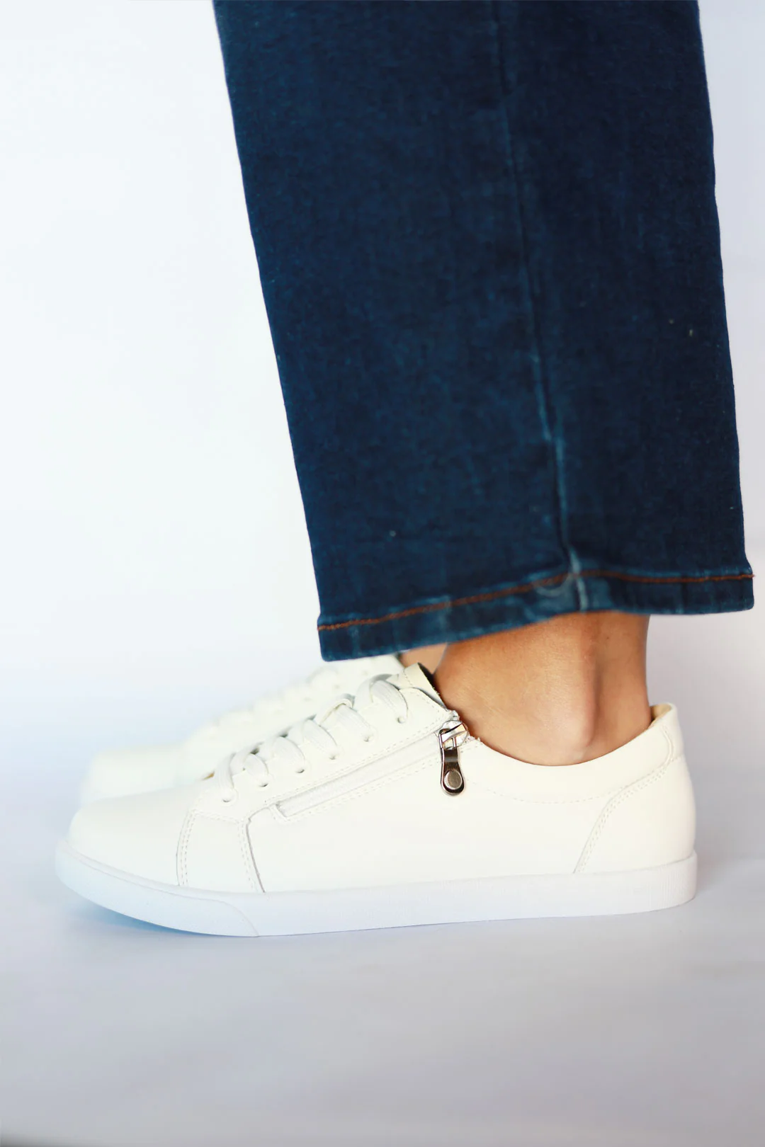 Breezy White - Image 6