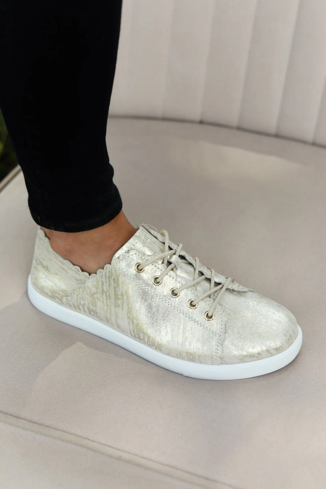 Chloe Gold - Image 6