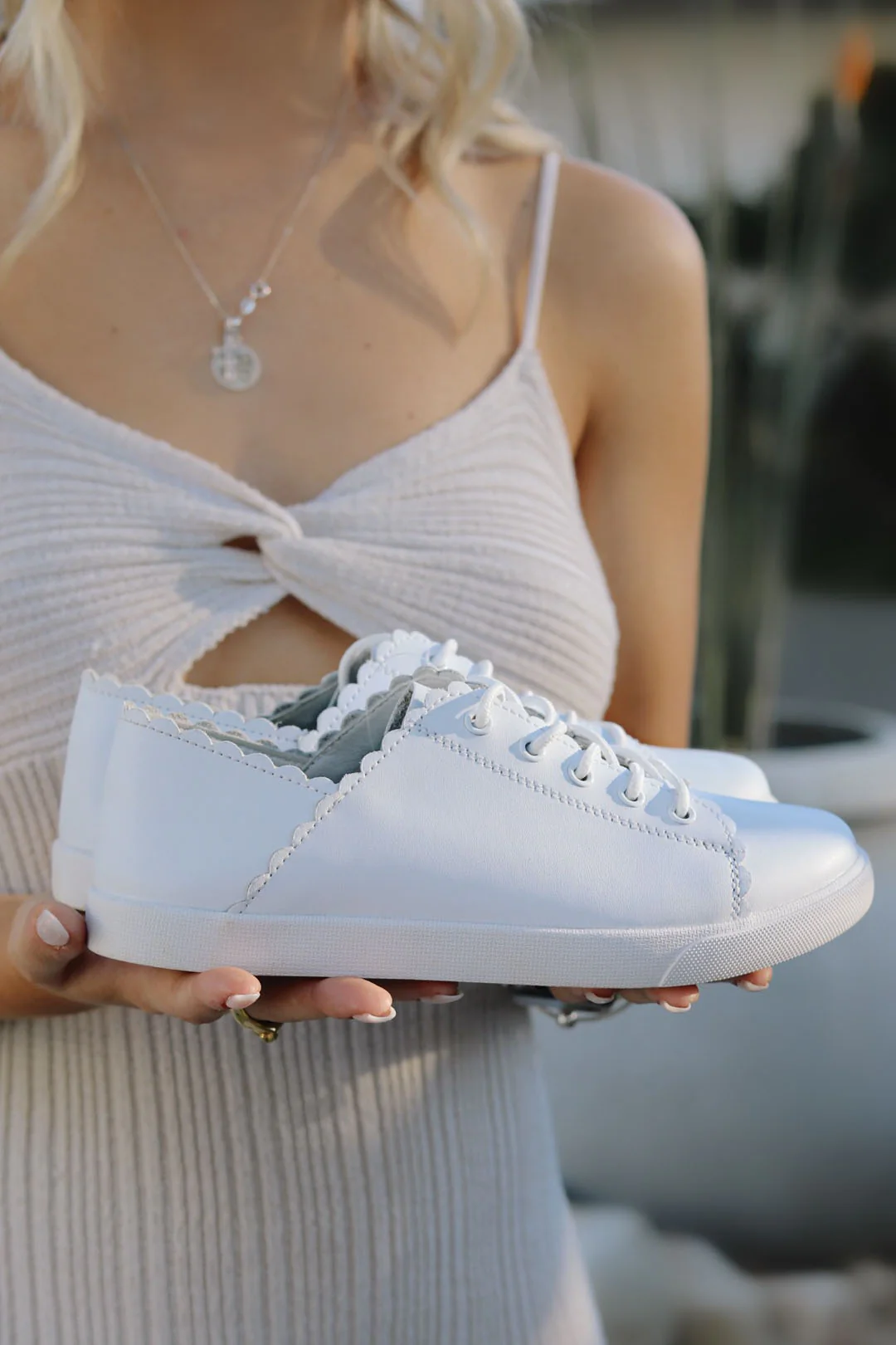 Chloe White - Image 5