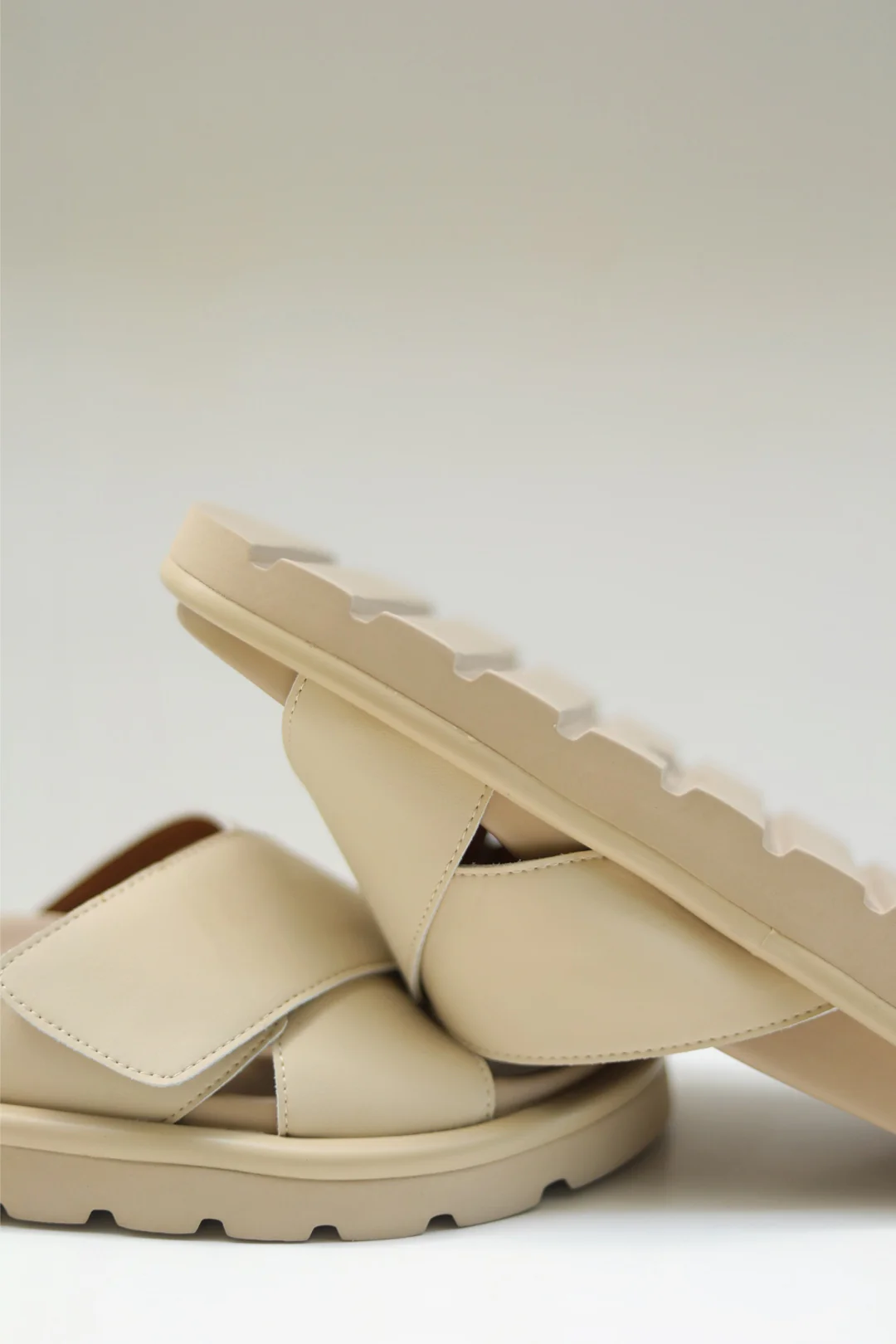 Connor Beige - Image 6