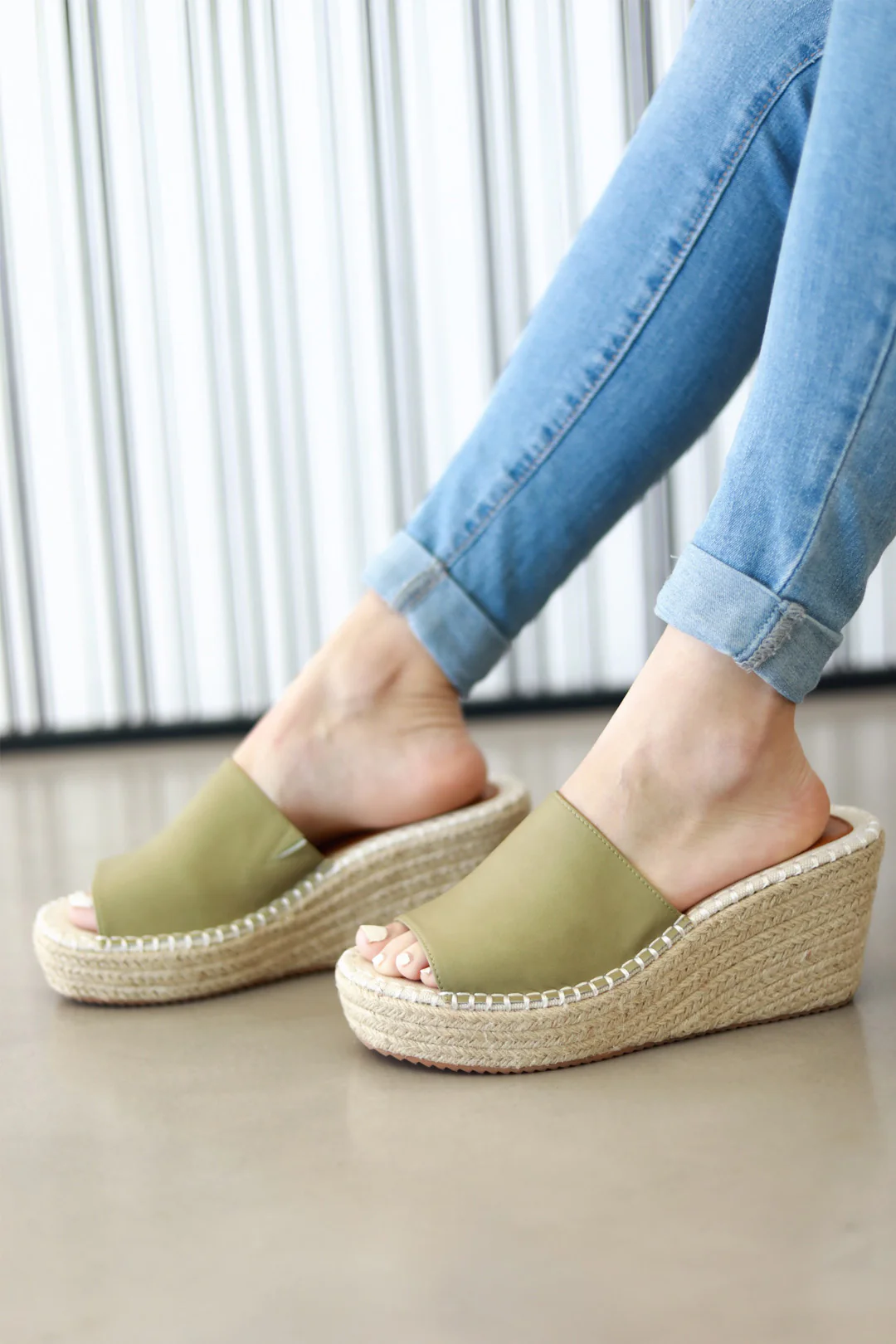 Demi Olive - Image 4