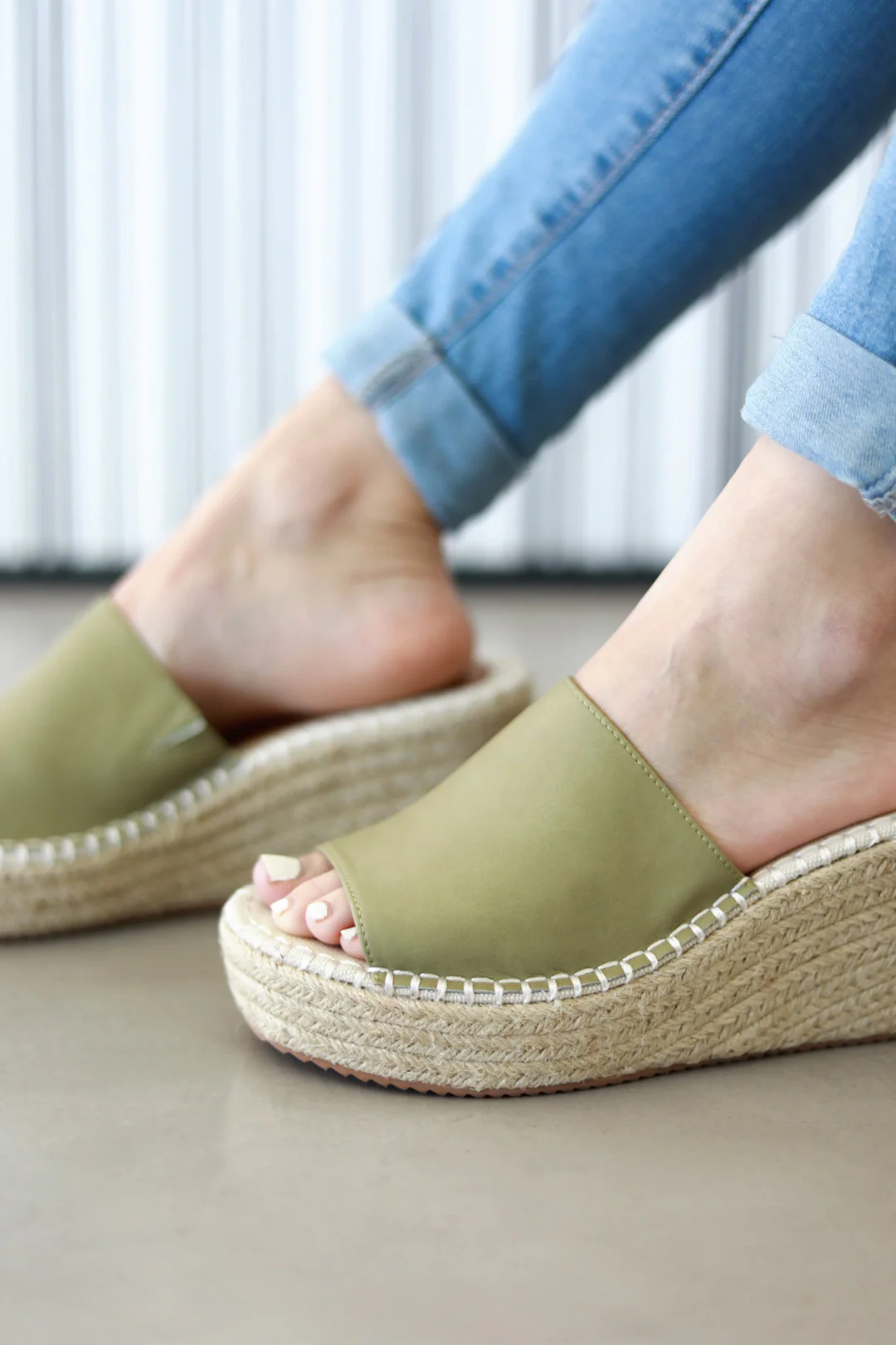Demi Olive - Image 6