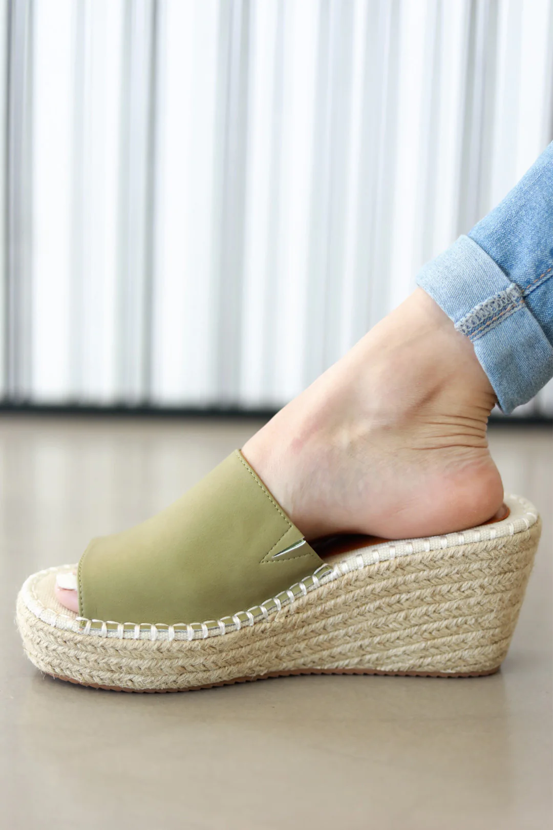 Demi Olive - Image 7