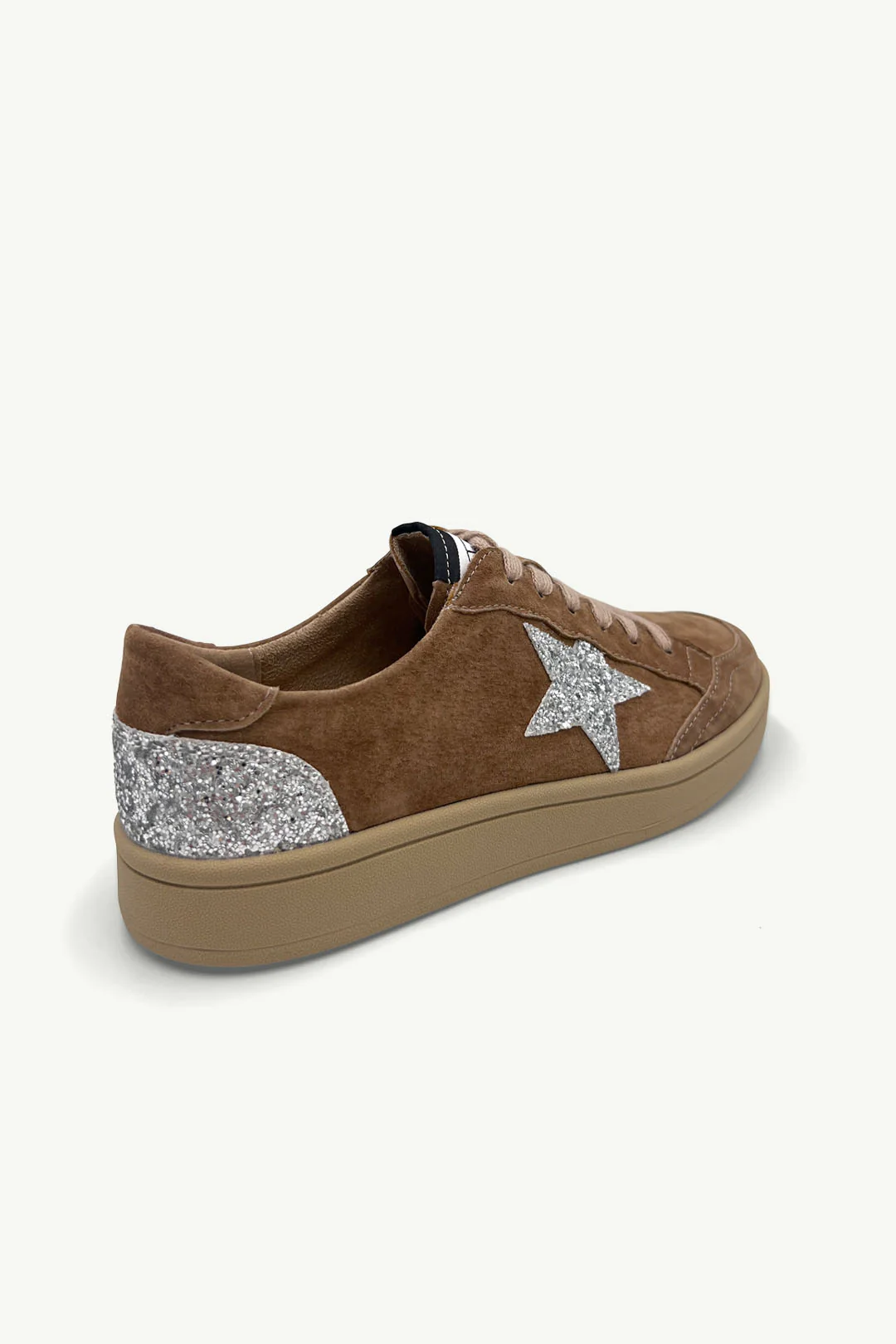 Mia Brown - Image 3
