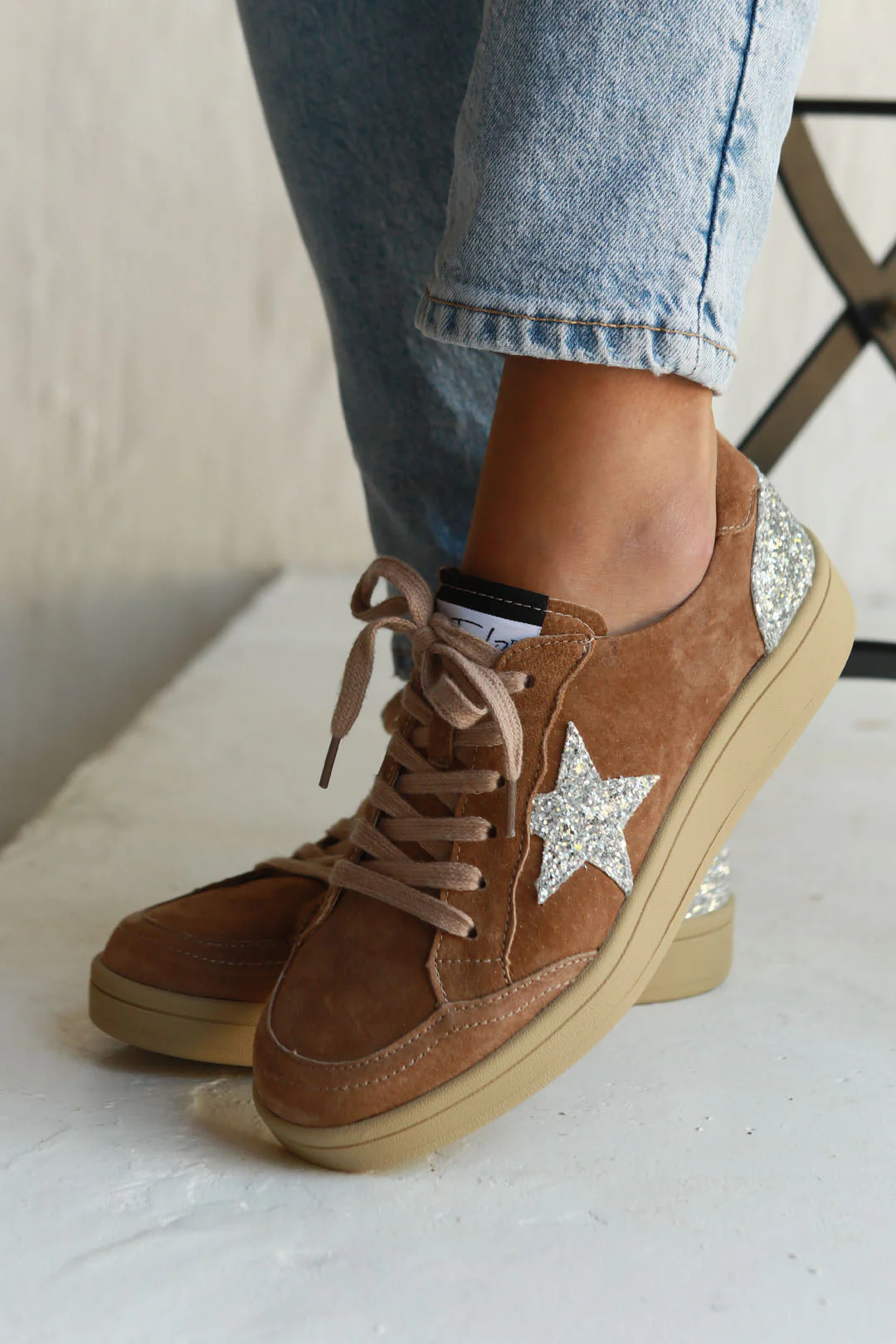 Mia Brown - Image 7