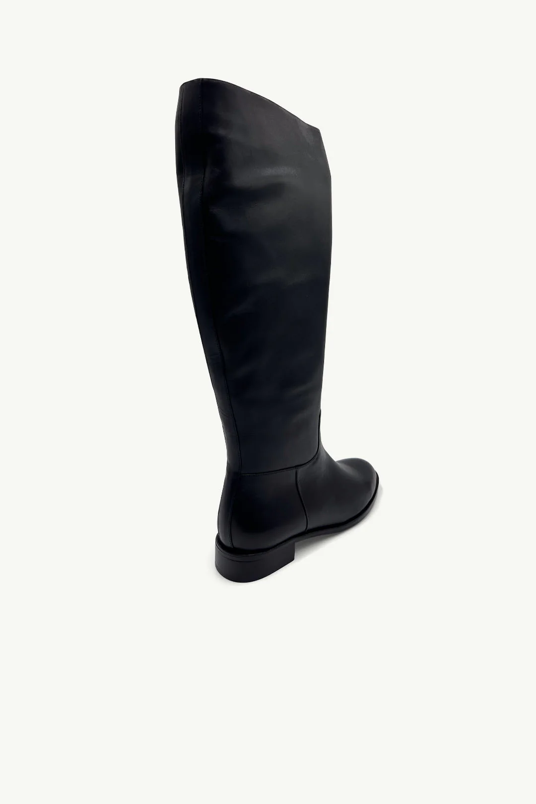Titan Black - Image 3