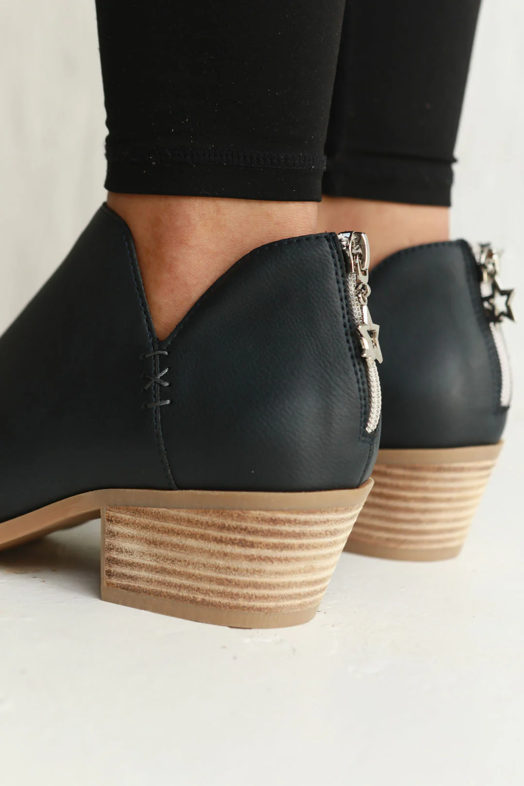Yara Navy Leather - Image 8