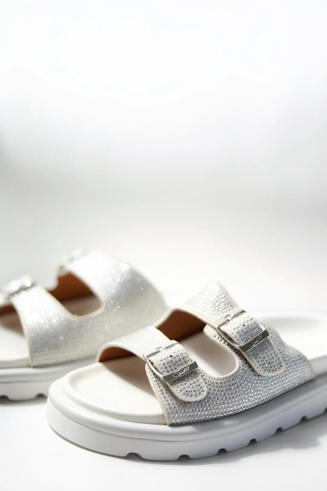 Zane White Diamanté - Image 5